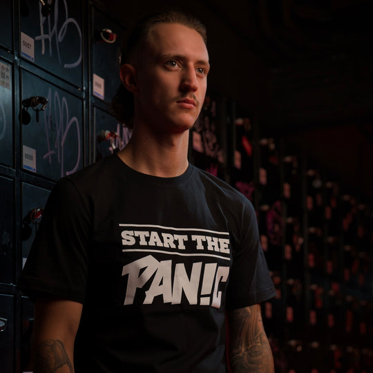 Early Rave Addict Backside T-Shirt - Zwart