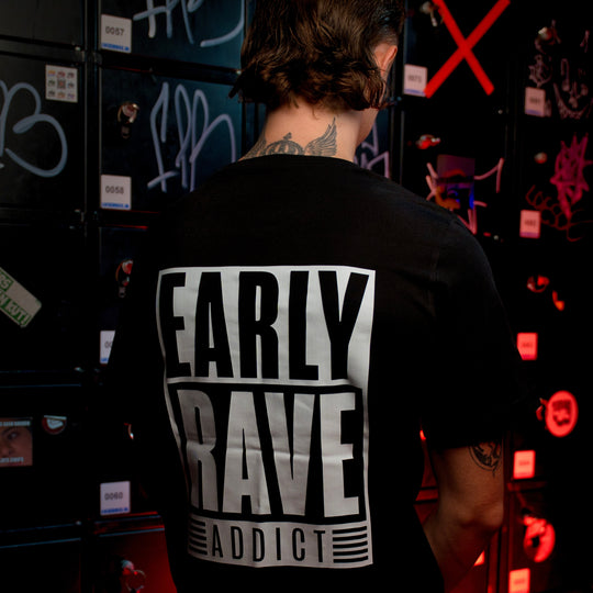 Early Rave Addict Backside T-Shirt - Zwart